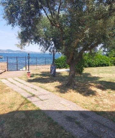 Independent Villa With Private Beach On The Lake 布拉恰诺 外观 照片