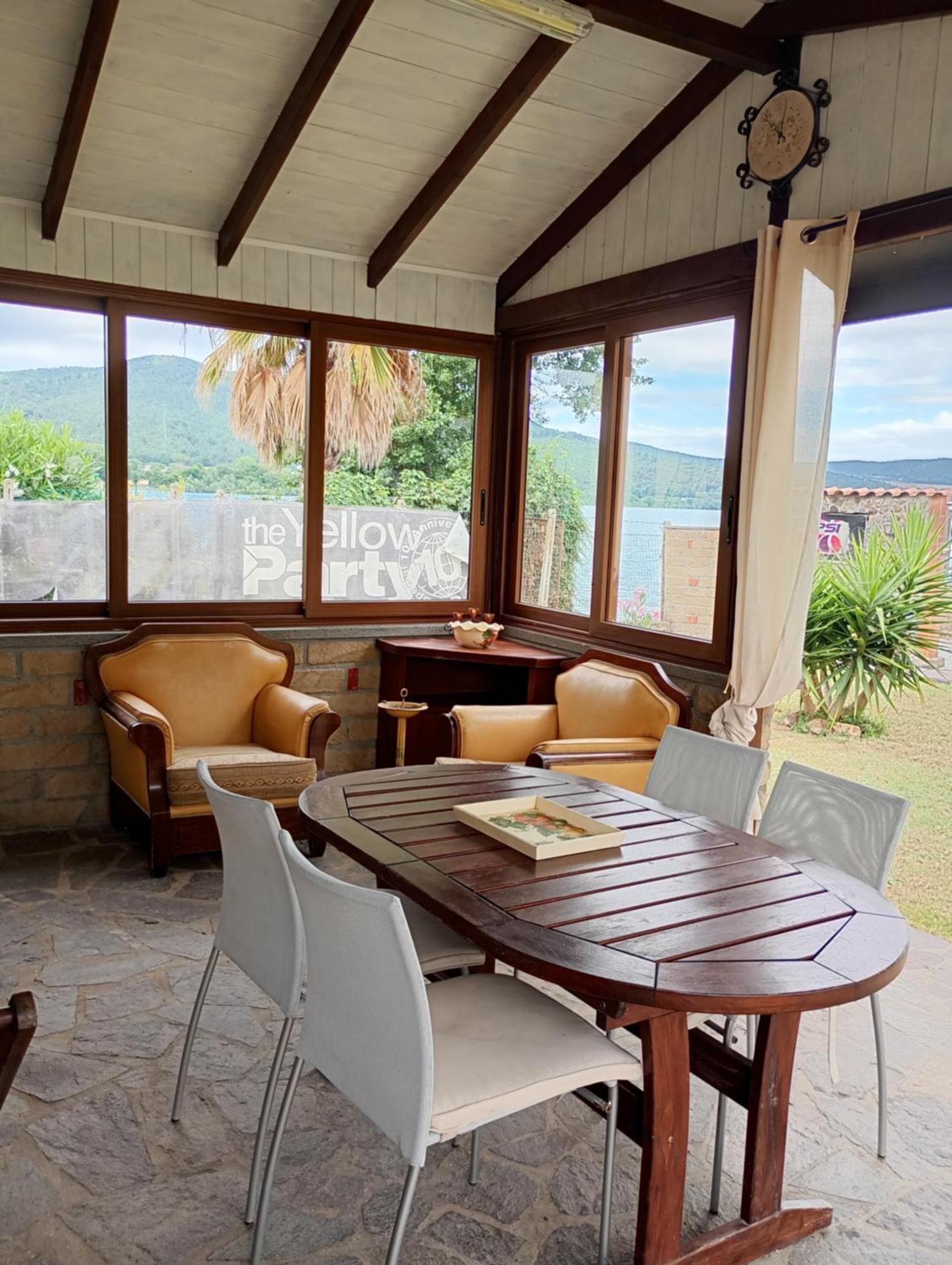 Independent Villa With Private Beach On The Lake 布拉恰诺 外观 照片