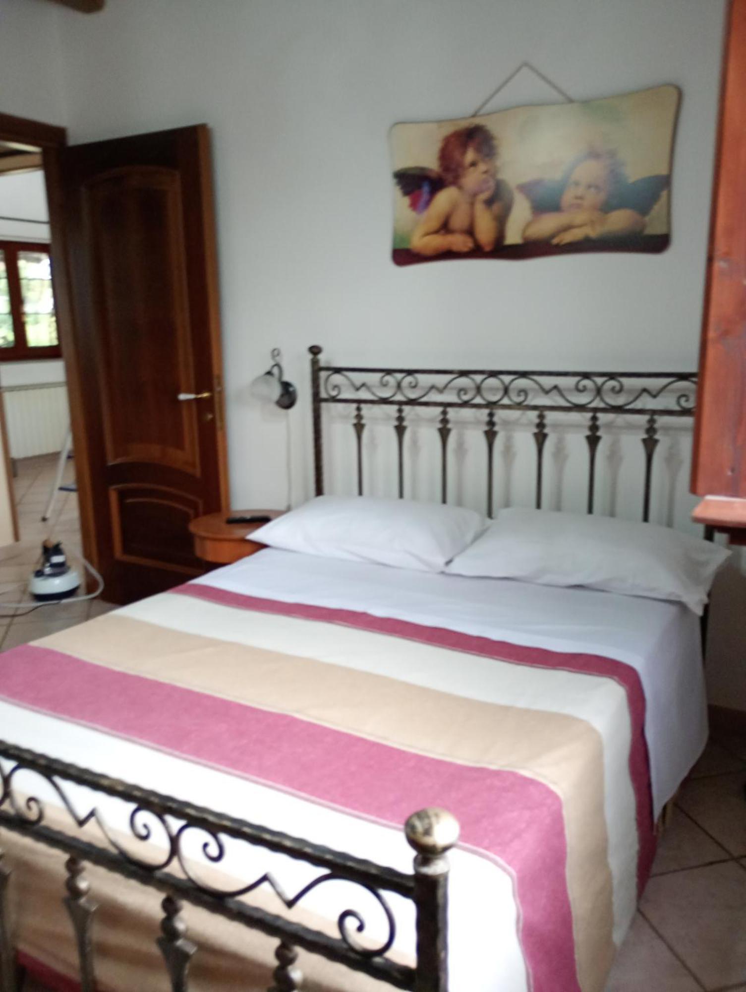 Independent Villa With Private Beach On The Lake 布拉恰诺 外观 照片